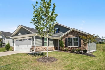 89 Tangled Oaks Ln, Fuquay Varina, NC 27526