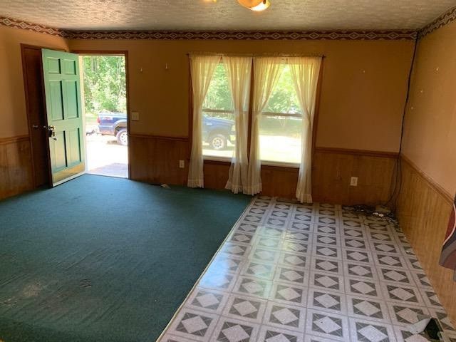 890 Woodys Store Rd, Roxboro, NC 27574