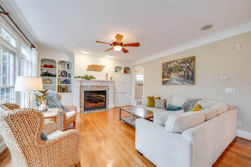 8900 Sanctus Ln, Raleigh, NC 27613