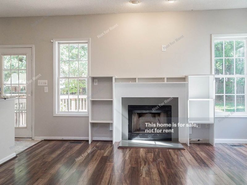 8904 Blakehurst Dr, Raleigh, NC 27617
