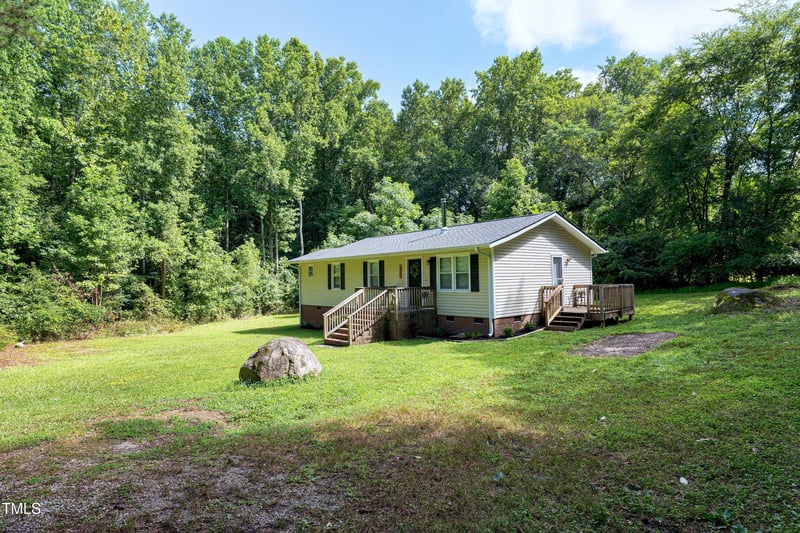 8905 Dukes Lake Rd, Zebulon, NC 27597
