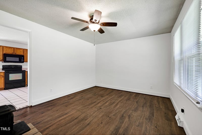 8905 Dukes Lake Rd, Zebulon, NC 27597