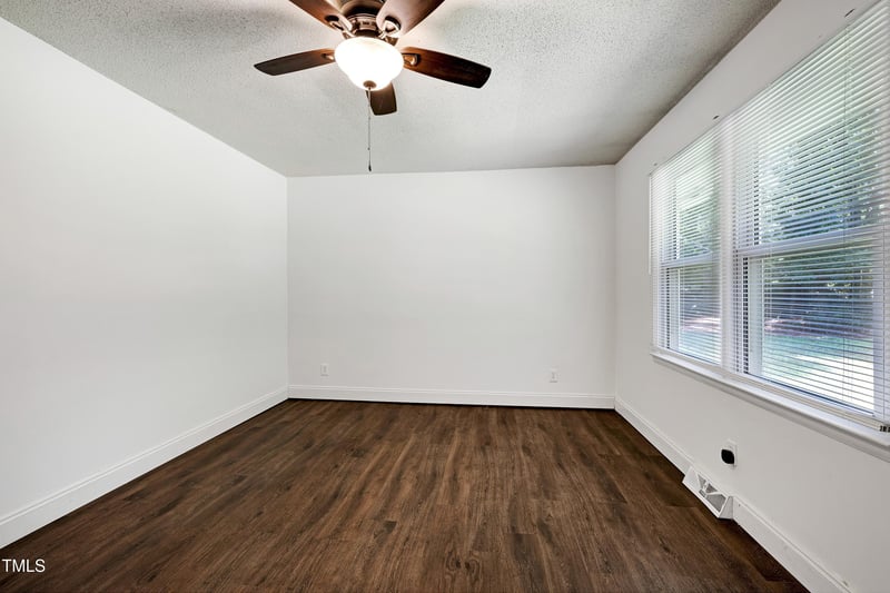 8905 Dukes Lake Rd, Zebulon, NC 27597