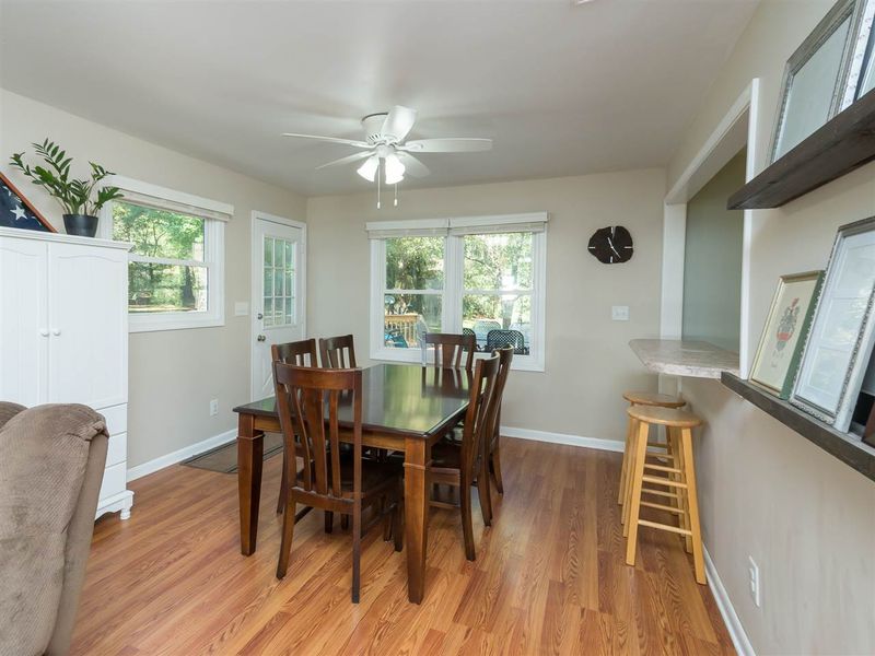 8907 Rollingwood Rd, Chapel Hill, NC 27516
