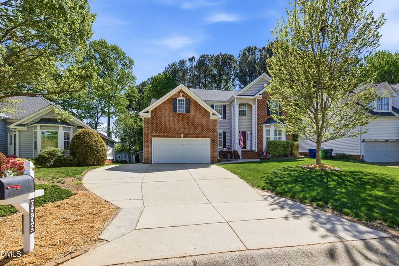8908 Blakehurst Dr, Raleigh, NC 27617