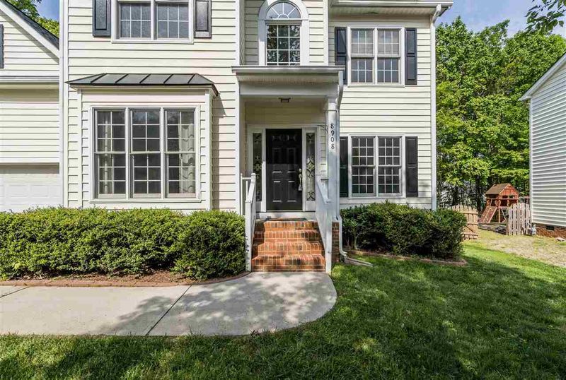 8908 Erinsbrook Dr, Raleigh, NC 27617