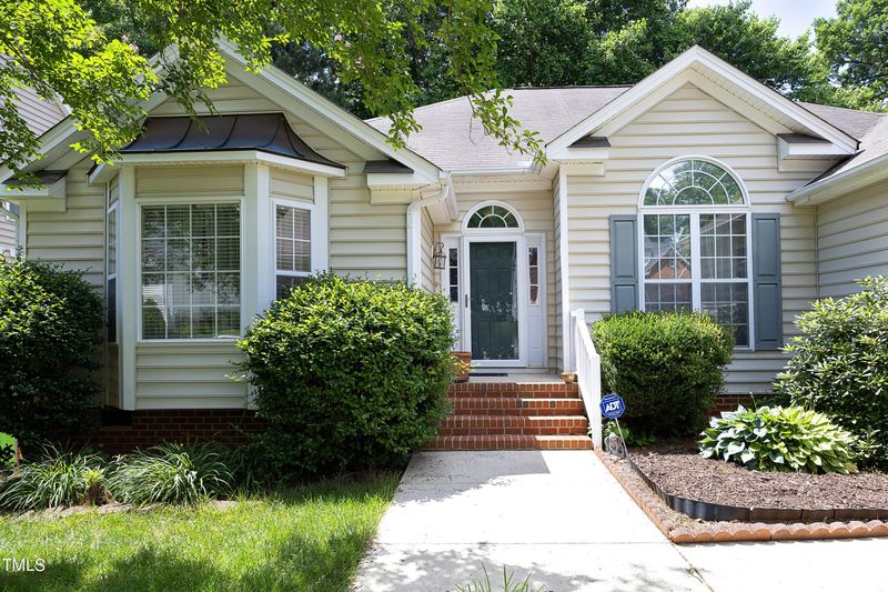 8909 Blakehurst Dr, Raleigh, NC 27617