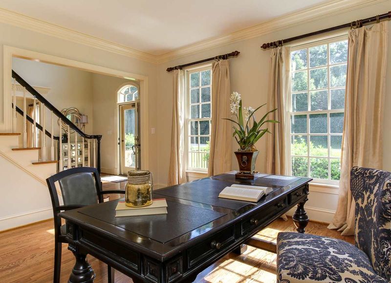 8909 Hometown Dr, Raleigh, NC 27615