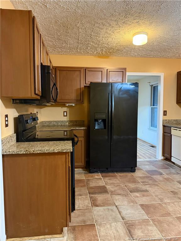 8909 Tibs Run Dr, Fayetteville, NC 28314