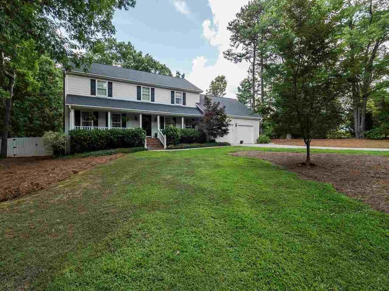 8913 Brookstone Ct, Raleigh, NC 27615