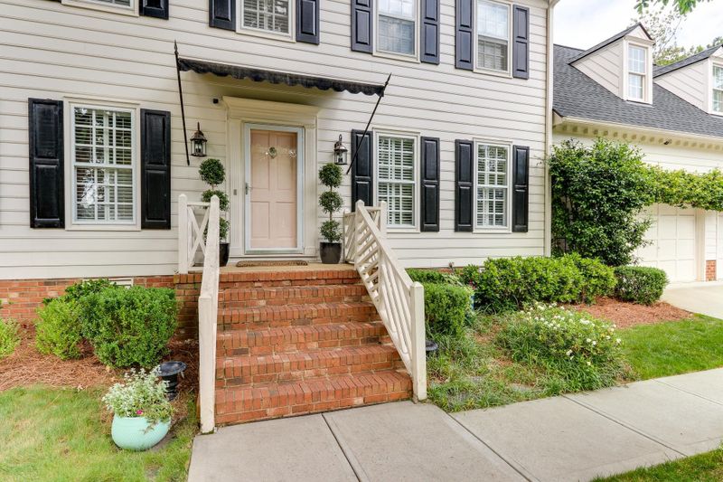 8913 Lindenshire Rd, Raleigh, NC 27615