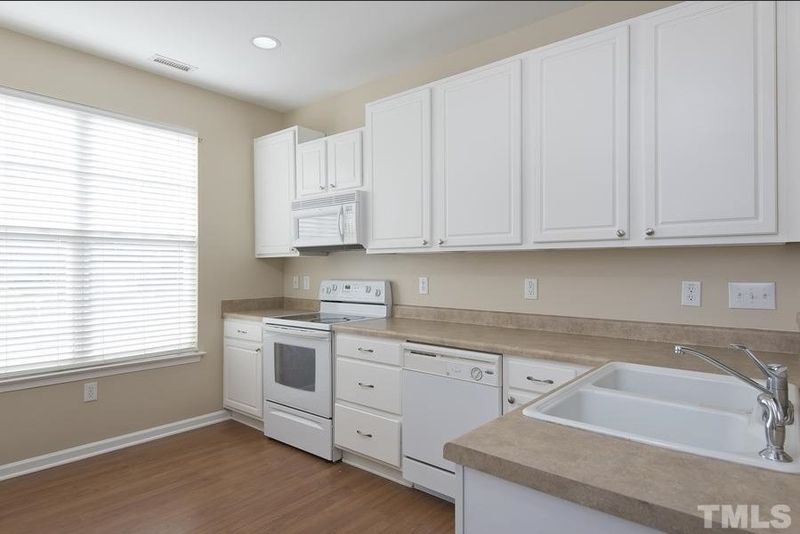 8915 Camden Park Dr, Raleigh, NC 27613