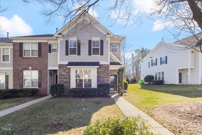 8916 Camden Park Dr, Raleigh, NC 27613