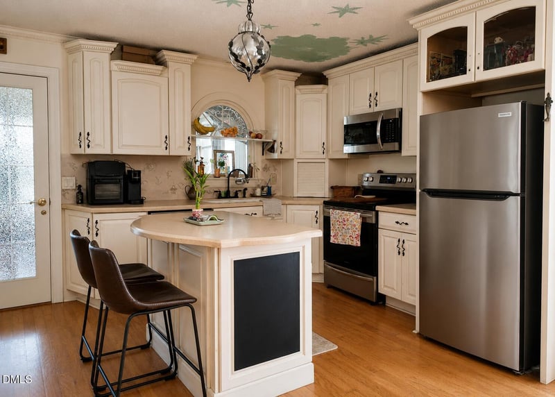 8921 U S Hwy 301, Four Oaks, NC 27524