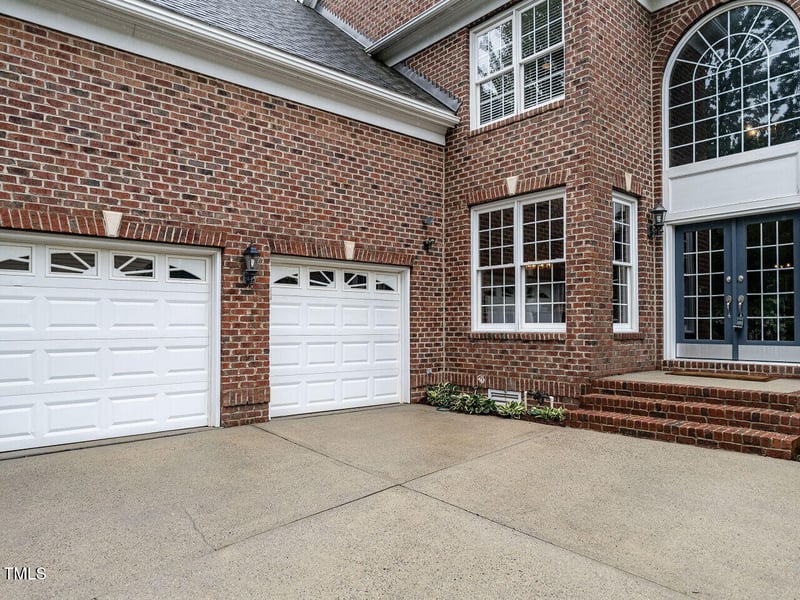 8937 Winged Thistle Ct, Raleigh, NC 27617