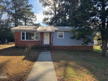 895 Sommers St, Sanford, NC 27330