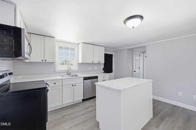 895 Stewart Rd, Four Oaks, NC 27524