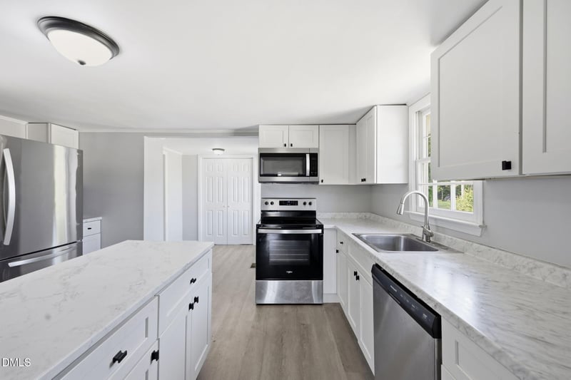 895 Stewart Rd, Four Oaks, NC 27524