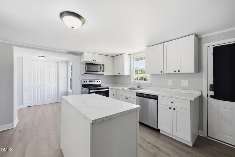 895 Stewart Rd, Four Oaks, NC 27524