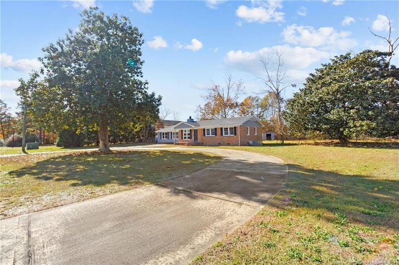8956 Cliffdale Rd, Fayetteville, NC 28314