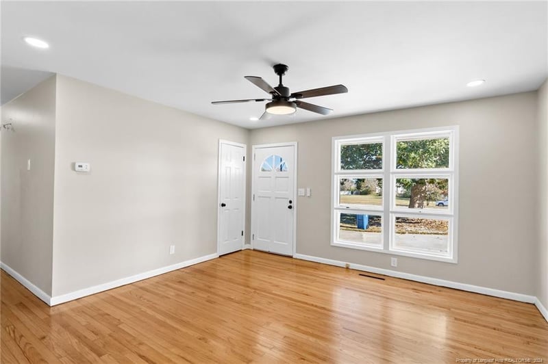 8956 Cliffdale Rd, Fayetteville, NC 28314