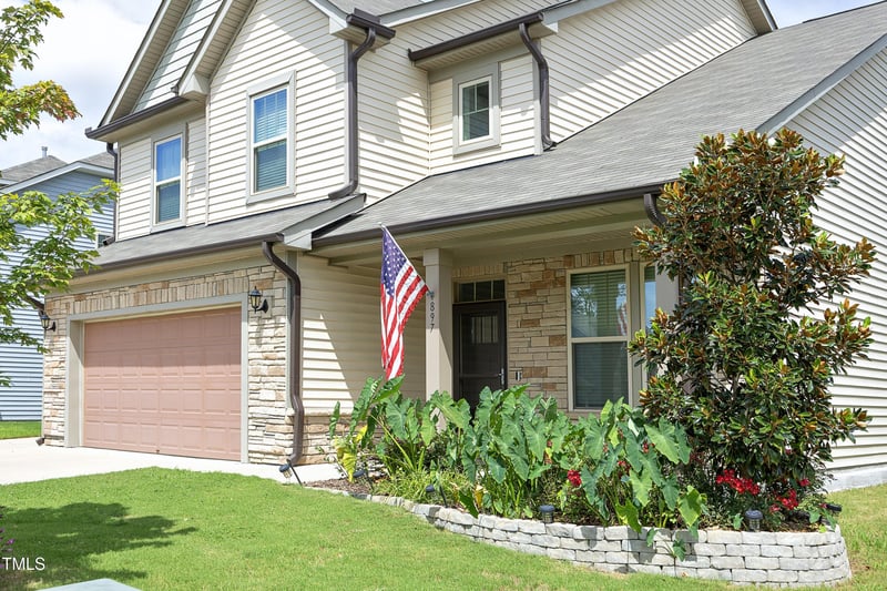 897 Golden Plum Ln, Zebulon, NC 27597