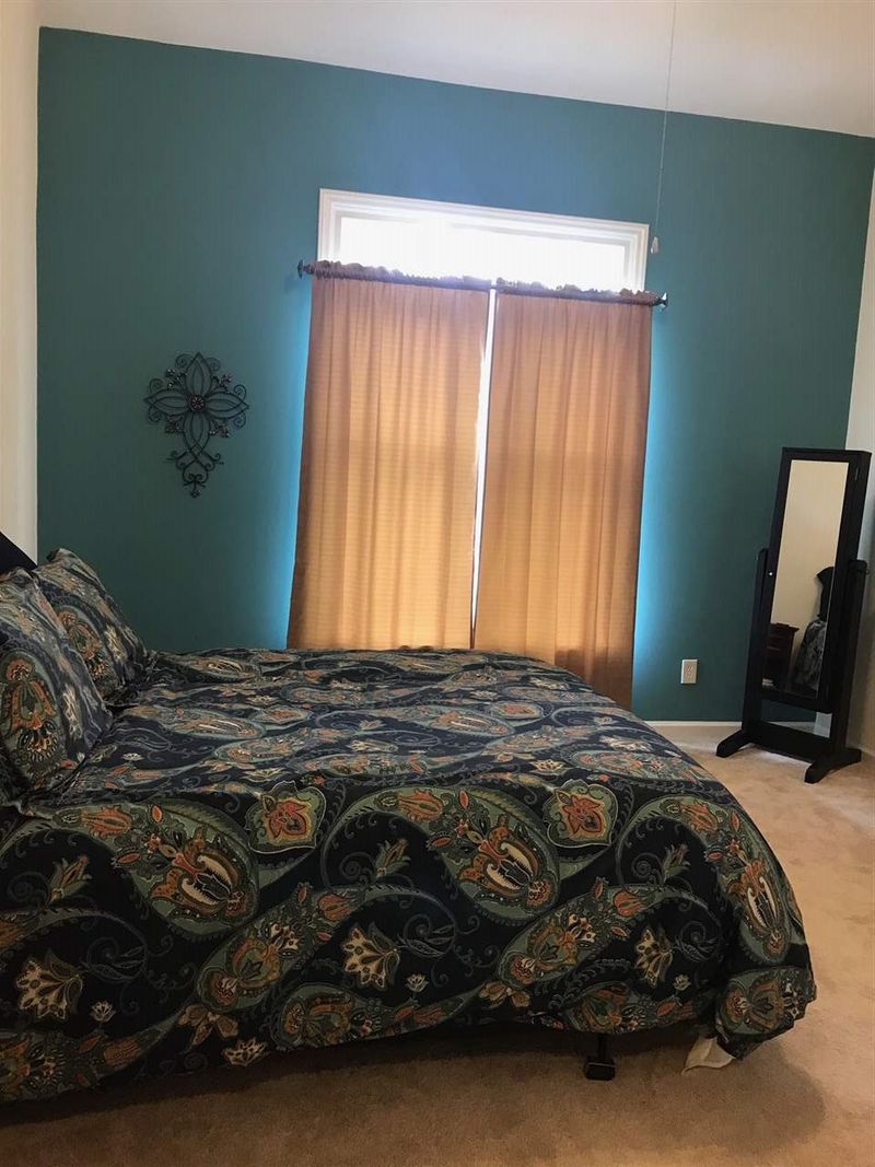 9 Ashwood Sq, Durham, NC 27713