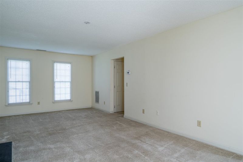 9 Barnsdale Ct, Durham, NC 27713