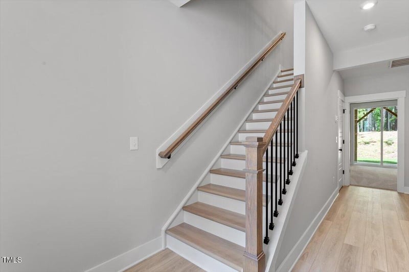 9 Blackthorn Ln, Durham, NC 27703