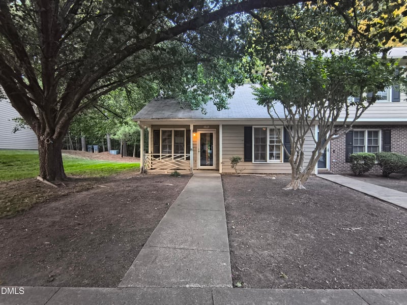 9 Crystal Oaks Ct, Durham, NC 27707