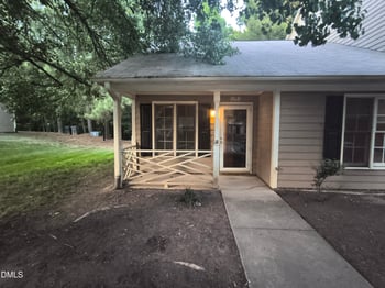 9 Crystal Oaks Ct, Durham, NC 27707