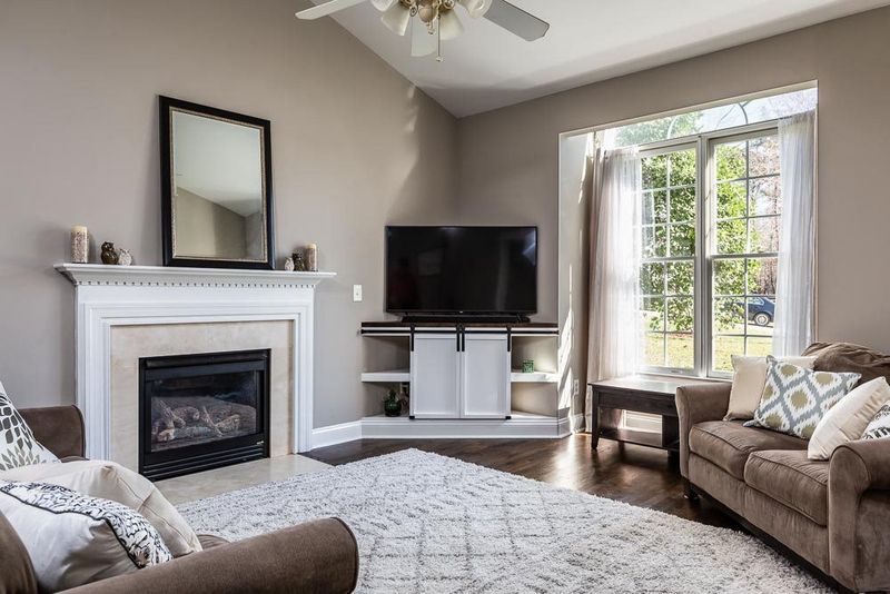9 Dunnhaven Ct, Durham, NC 27712
