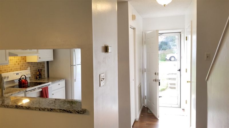 9 Georgetown Ct, Durham, NC 27705