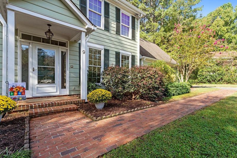 9 Hampton Hill Pl, Chapel Hill, NC 27517