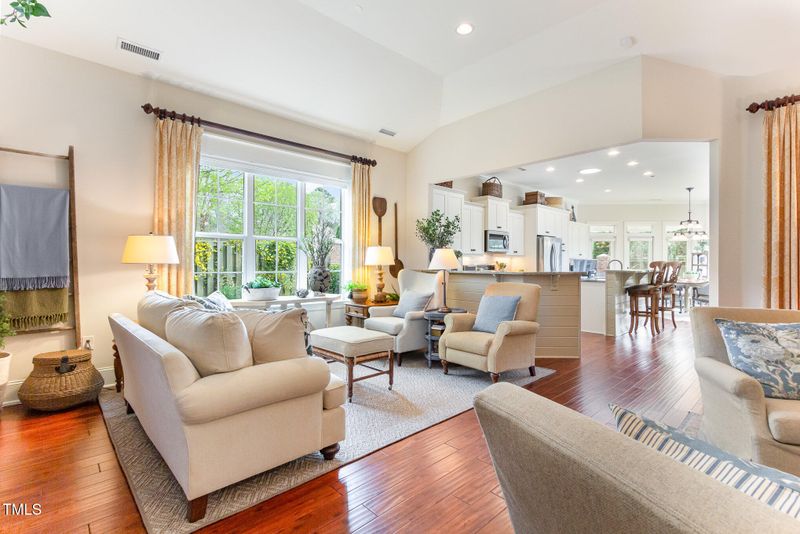 9 Hayden Pond Ln, Chapel Hill, NC 27517
