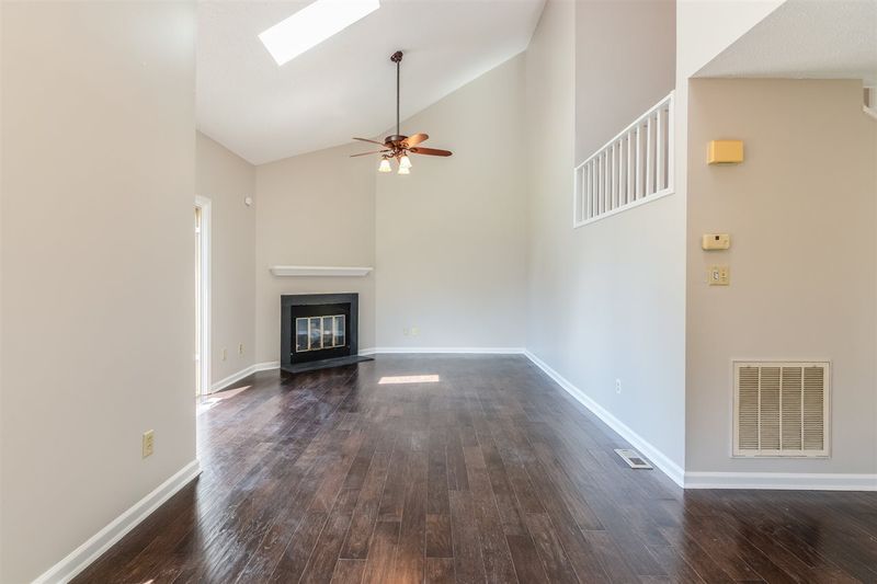 9 Hearthwood Cir, Durham, NC 27713