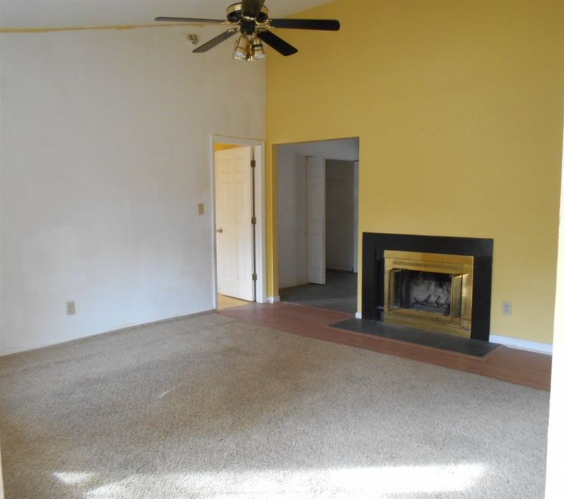 9 Howlett Pl, Durham, NC 27703