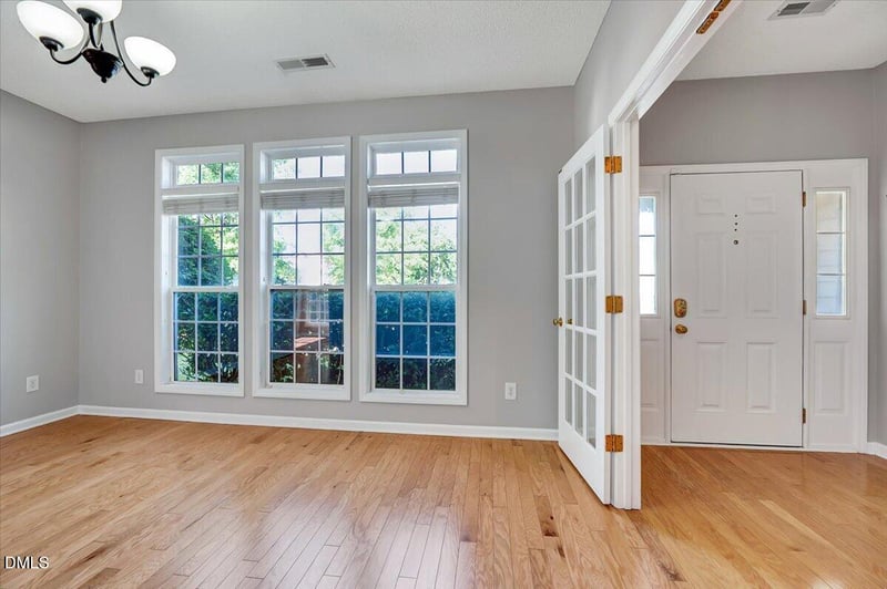 9 Kilburn Ln, Durham, NC 27704