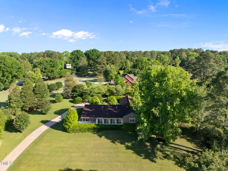 9 Lakeview Dr, Sanford, NC 27332