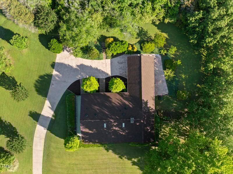 9 Lakeview Dr, Sanford, NC 27332