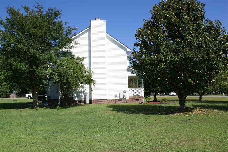9 Lynnville Ct S, Lillington, NC 27546