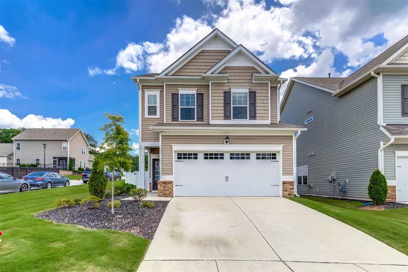 9 Pathway Dr, Clayton, NC 27527