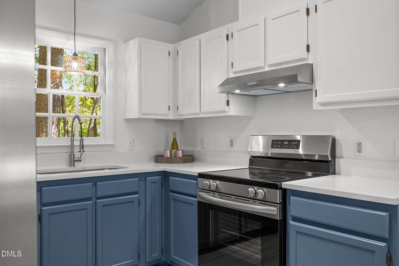 9 Petersburg Pl, Durham, NC 27703