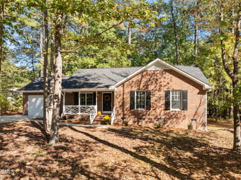 9 Petersburg Pl, Durham, NC 27703