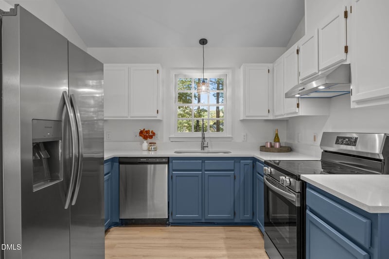 9 Petersburg Pl, Durham, NC 27703