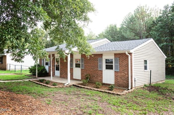 9 Plummer Pl, Durham, NC 27703