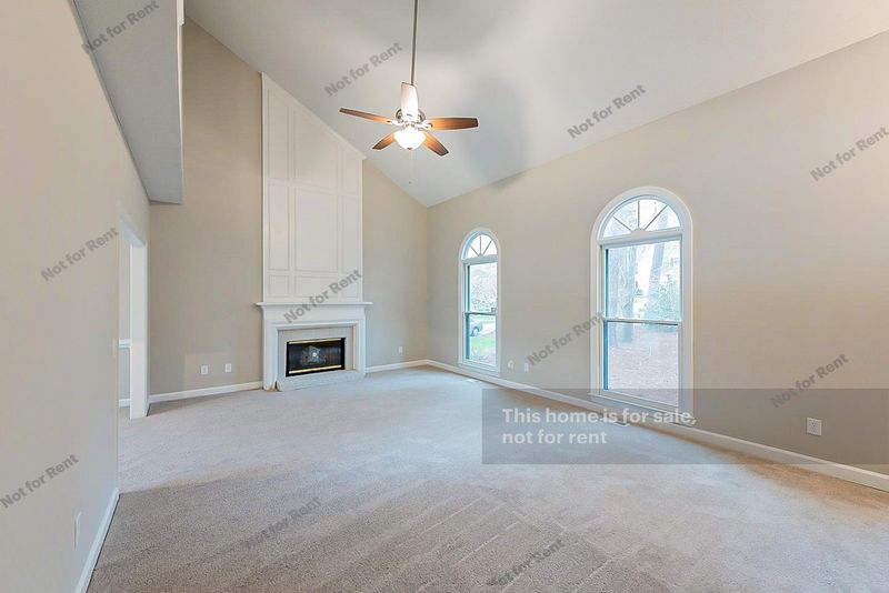 9 Porchlight Ct, Durham, NC 27707