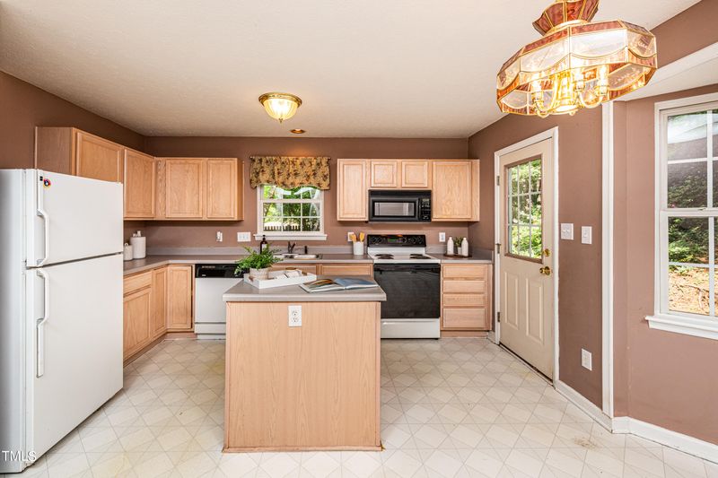 9 Sagar Ct, Durham, NC 27703