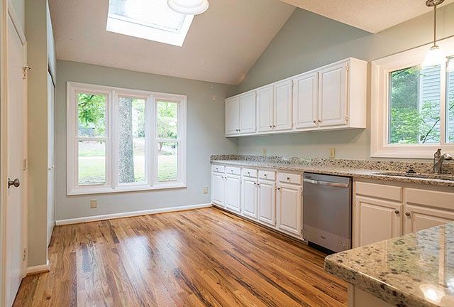 9 Sandstone Ridge Dr, Durham, NC 27713