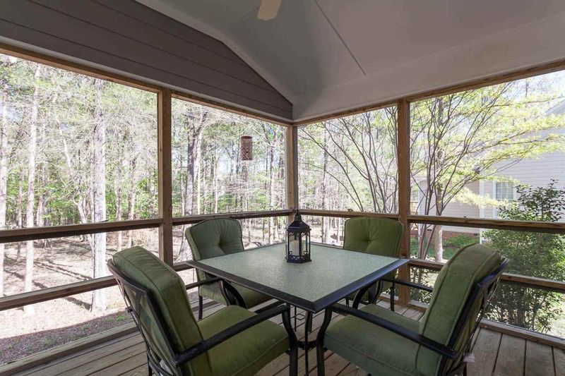 9 Scarlet Oak Ct, Durham, NC 27712